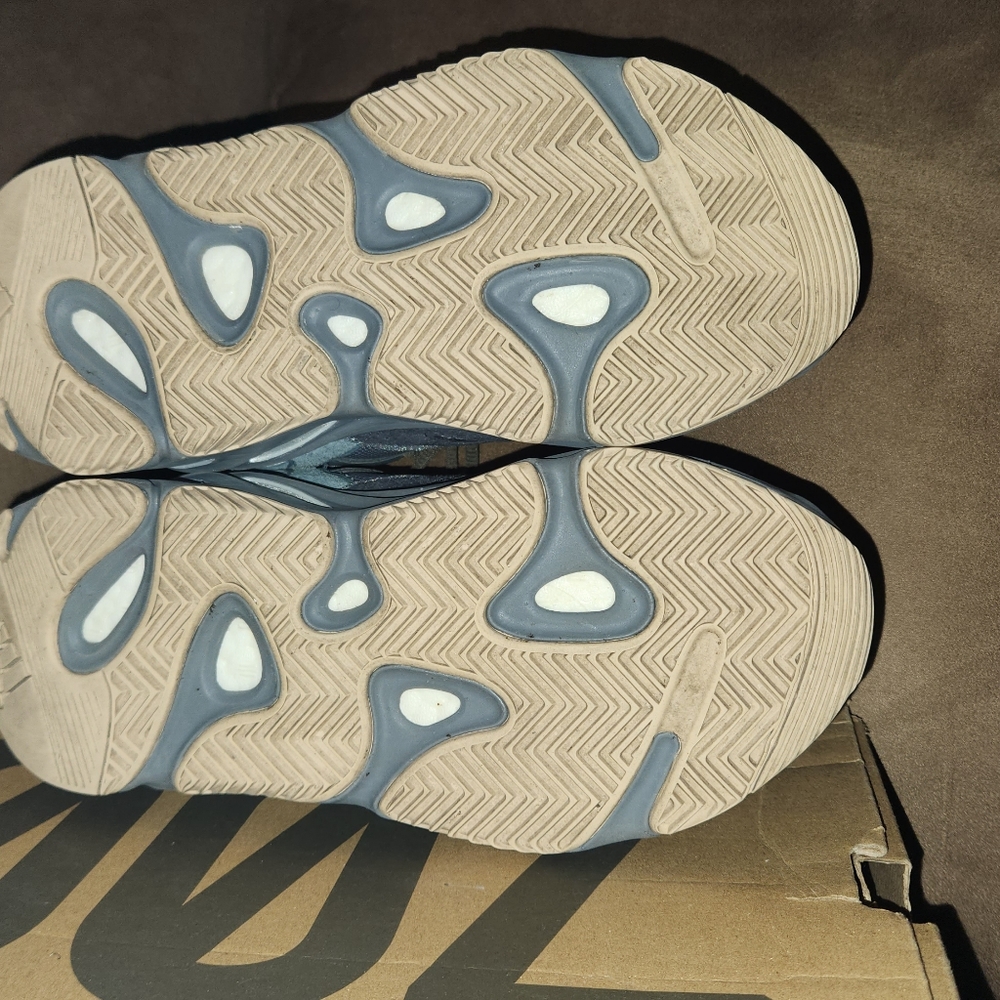 Yeezy Boost 700 Teal Blue sz 6.5 *Orange Laces* - Picture 8 of 12